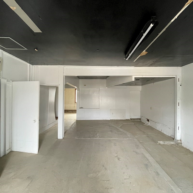 中須賀テナント 玄関