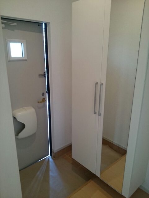 エアリー　カーサＡ 玄関