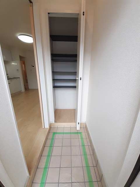 ミドル・クレメント 玄関