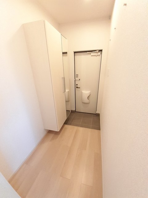 メゾン・天神森 玄関