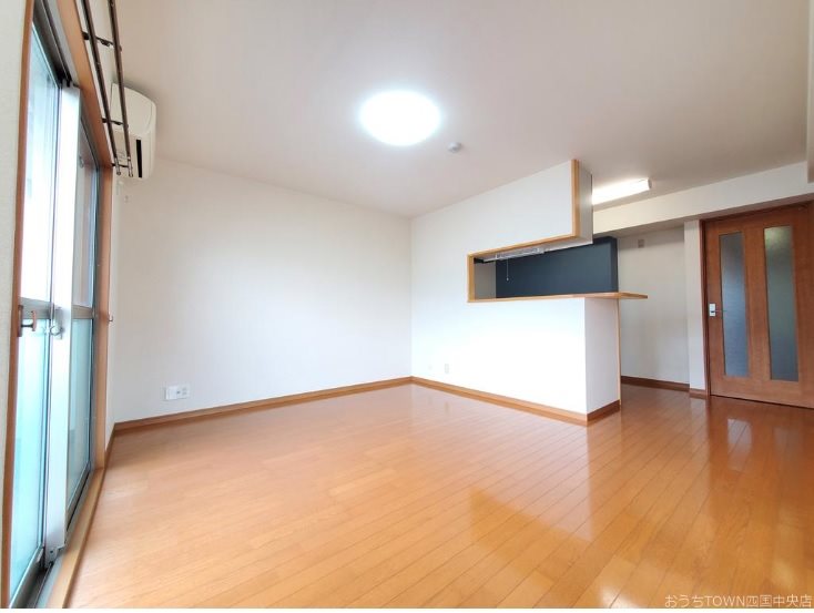 サウザンドサニー リビング