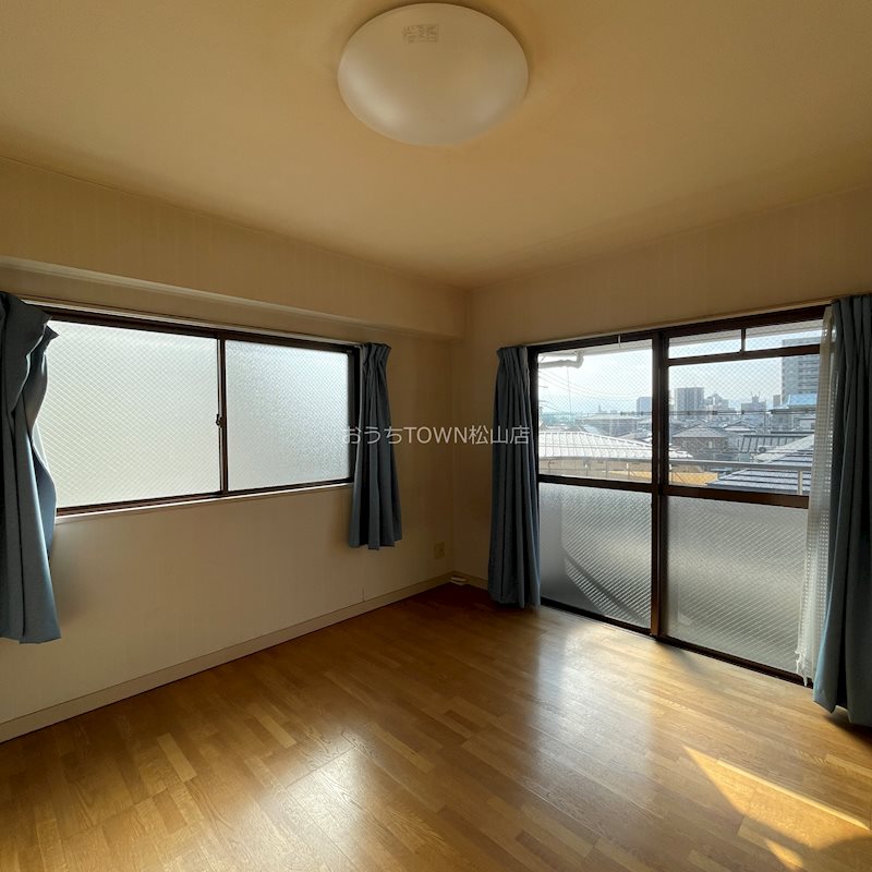 坪田ビル リビング