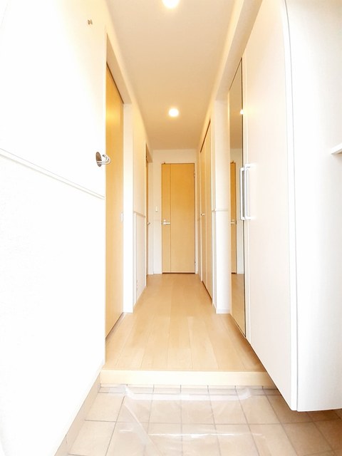 クリスタル・Ｓｍｉｔｈ 玄関