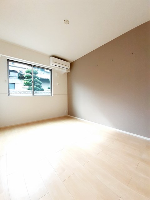 クリスタル・Ｓｍｉｔｈ ベッドルーム