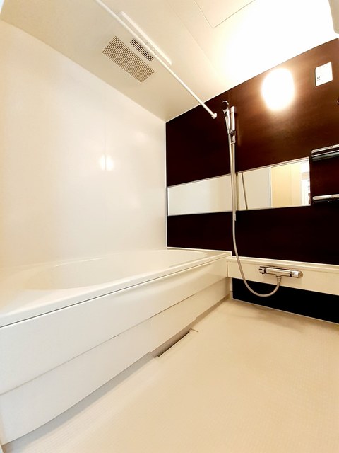 クリスタル・Ｓｍｉｔｈ 風呂画像