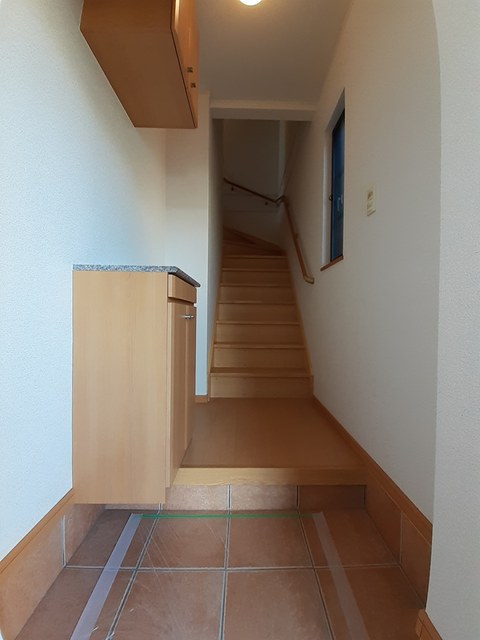 クレストール林　Ｂ 玄関