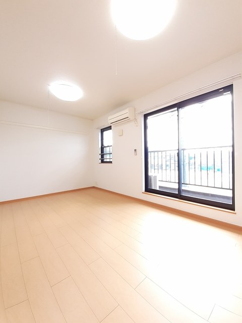 クレストール林　Ｂ リビング