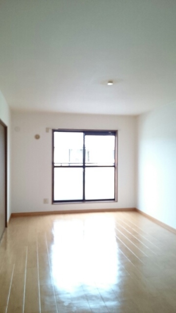 クレストール森松Ⅱ リビング