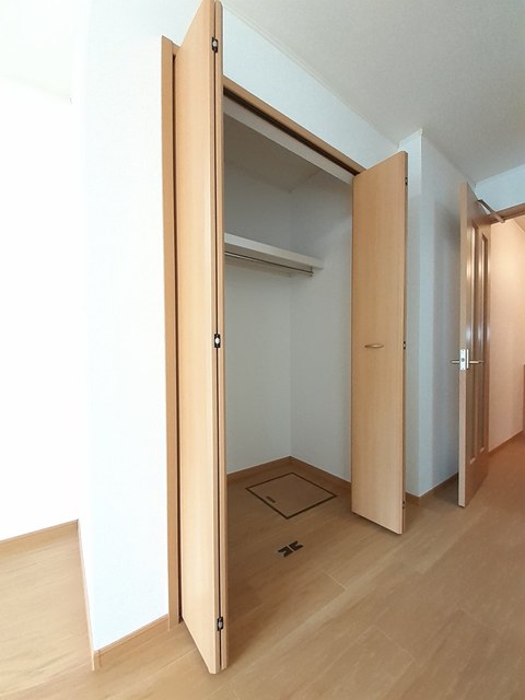 ピエタ・フィリアーレ椿　Ｃ その他2