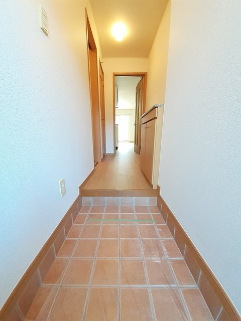 ピエタ・フィリアーレ椿　Ｃ 玄関