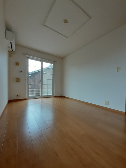 ポム・ド・テール リビング