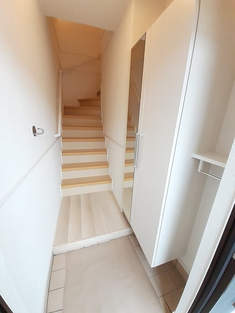 マ・メゾン三島　Ⅰ 玄関