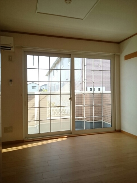 ルミナスカタヤマＡ リビング