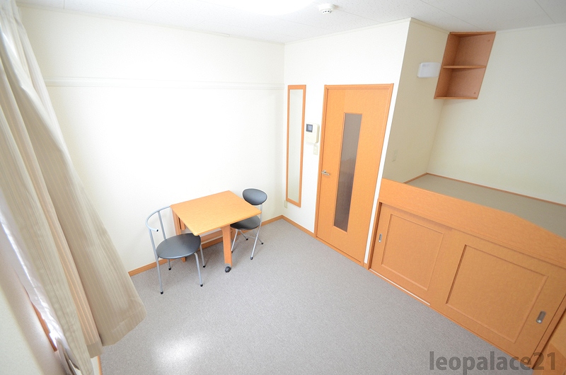 レオパレスフォーレ ベッドルーム