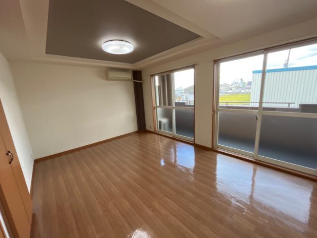 エスタージ・ヒルズ　２番館 リビング