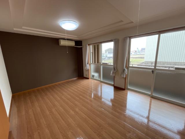 エスタージ・ヒルズ　２番館 リビング