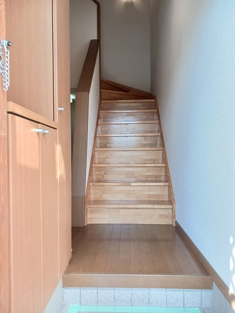 ロータス・高田Ａ 玄関