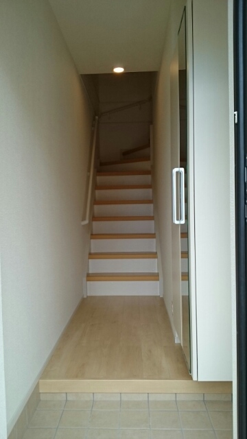 シャンパーニュ・アベニュー　Ｄ 玄関