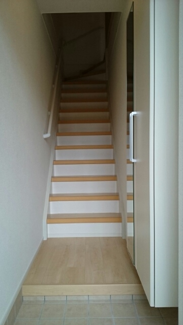 クレメント椿 玄関