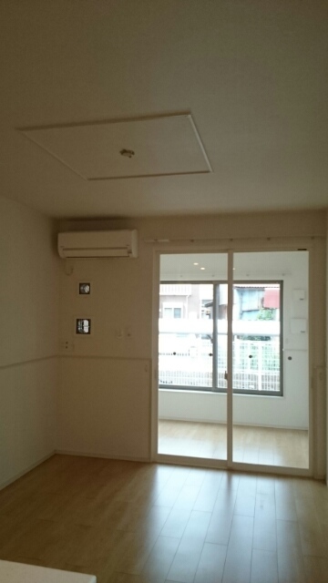 カーサ・カメリア松山インターⅠ リビング