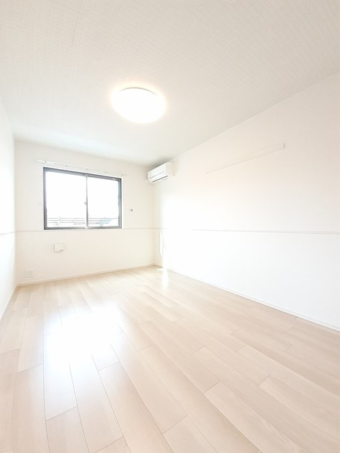 メイ　ハウス ベッドルーム