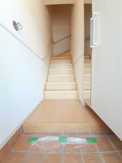 モダンハウス南方 玄関