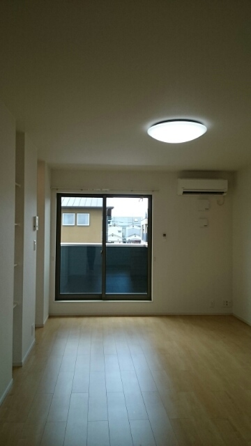 シャンパーニュ・アベニュー　Ｃ リビング