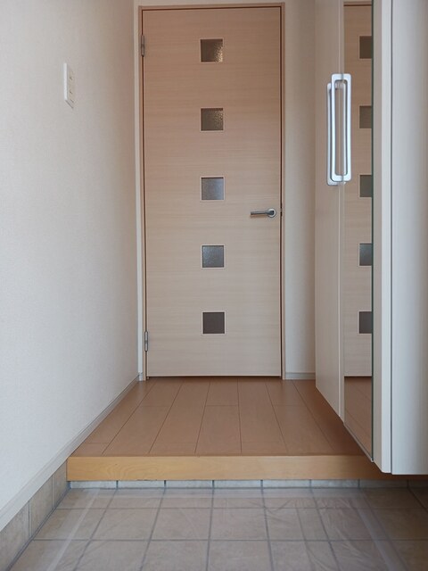 カーサ　ド　ソレイユ 玄関