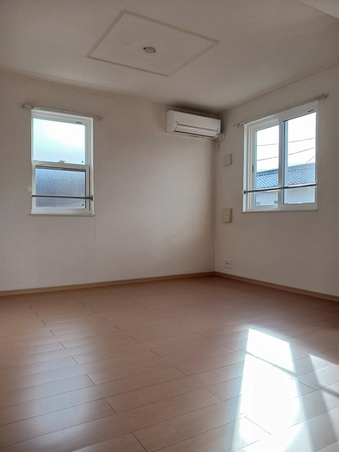 ガーデン西垣生 リビング