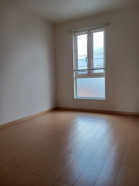 ガーデン西垣生 ベッドルーム