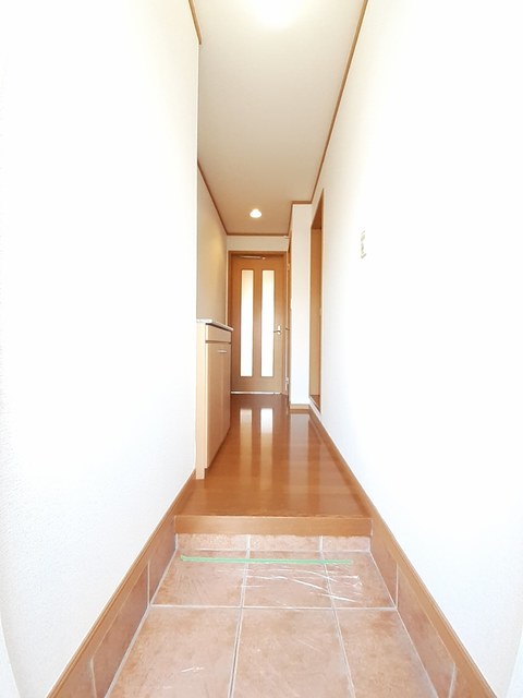 アンジュベリーＡ 玄関