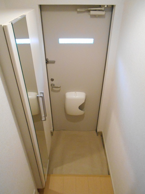 エストレーラⅢ　Ａ 玄関