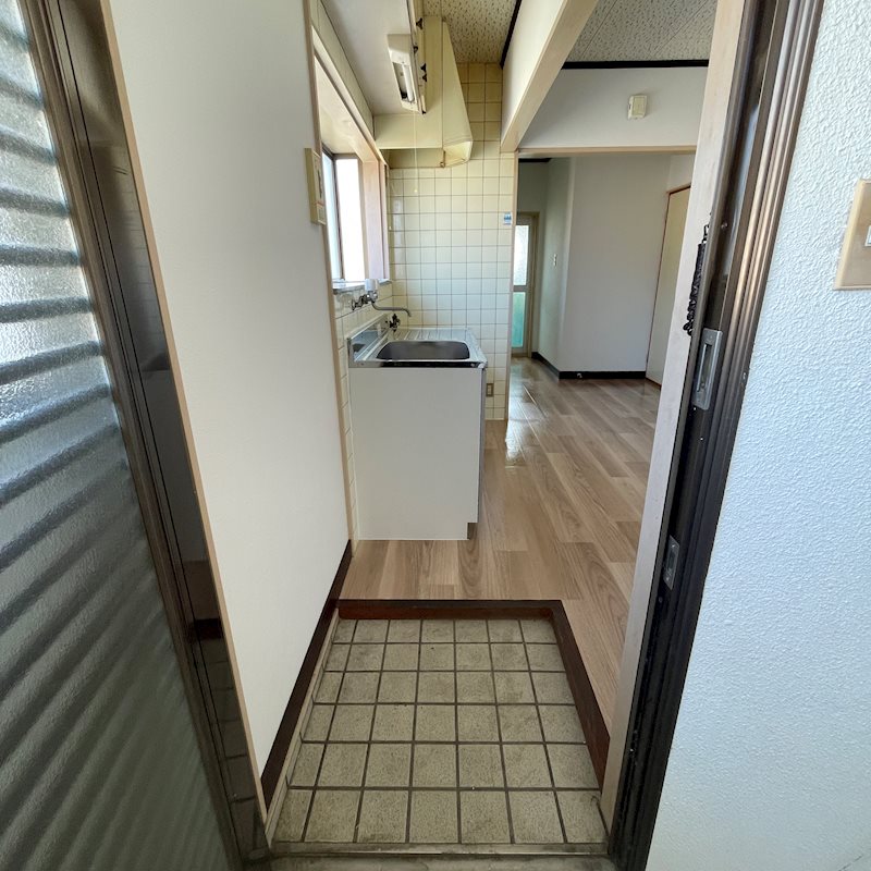 北久米ハイツ 玄関