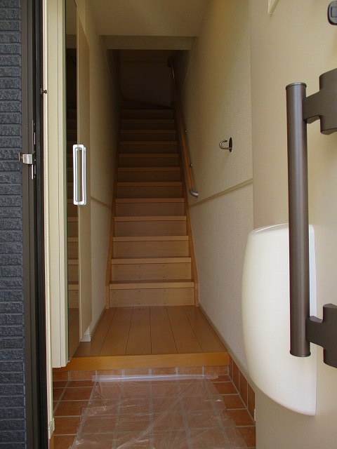 ア・ピアチェーレ　Ａ 玄関