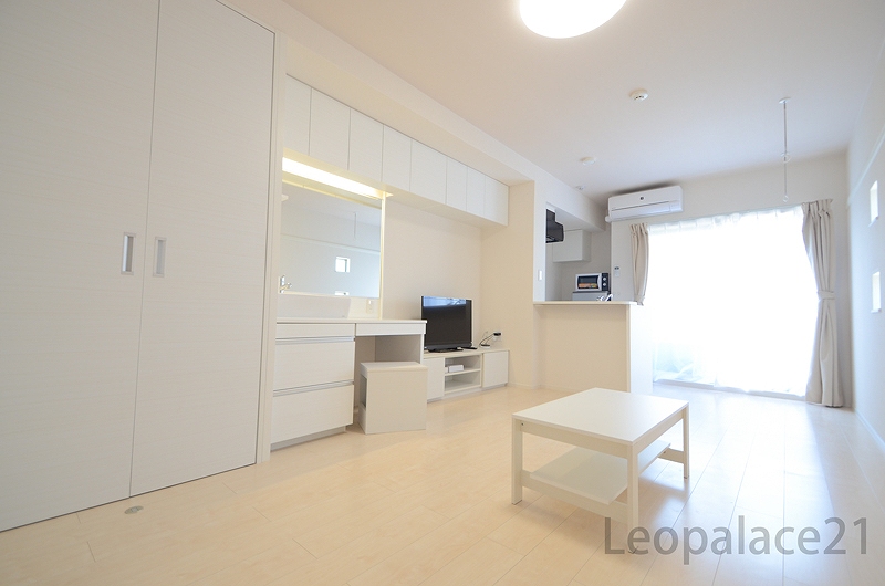 レオネクストスノーホワイト リビング