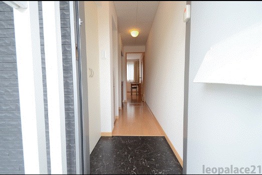 レオネクストハッピー 玄関