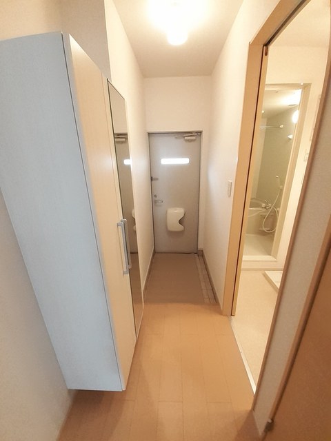 エストレーラⅢ　Ａ 玄関