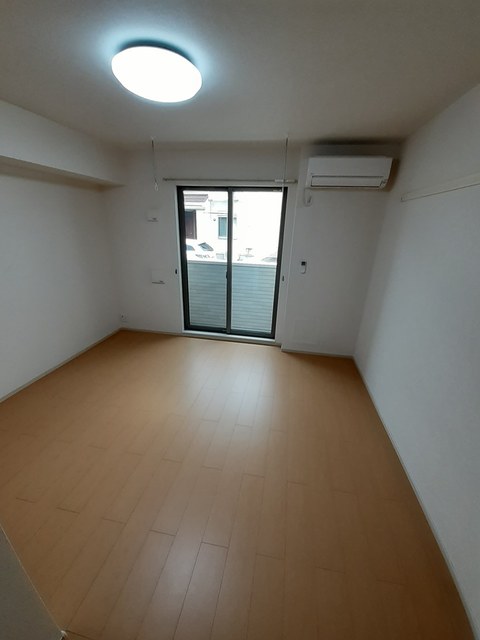 エストレーラⅢ　Ａ リビング