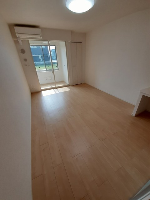 ミニョン　ノンブリル川之江Ａ リビング