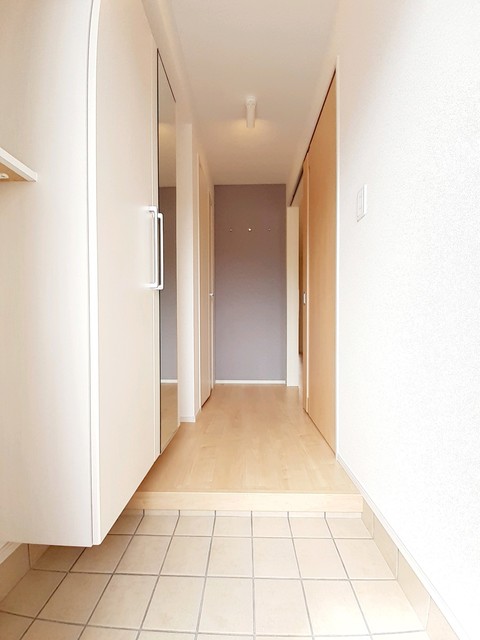 レジデンス鳥生６ 玄関