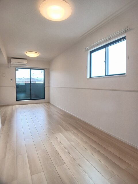 ソレイユ　リック リビング