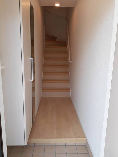 ガリーナタウン睦　Ｄ 玄関