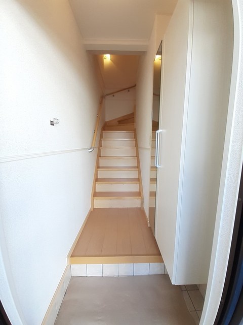 ガーデンヒルズ吉岡 玄関