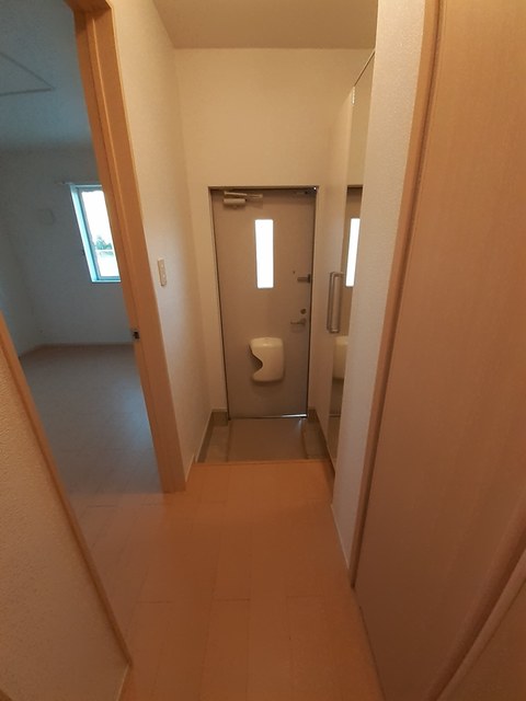 ジュネス・ＳＯＧＯ　Ａ 玄関