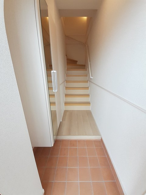 フロイデ　ＫＡＮＡＧＥＮ中村 玄関