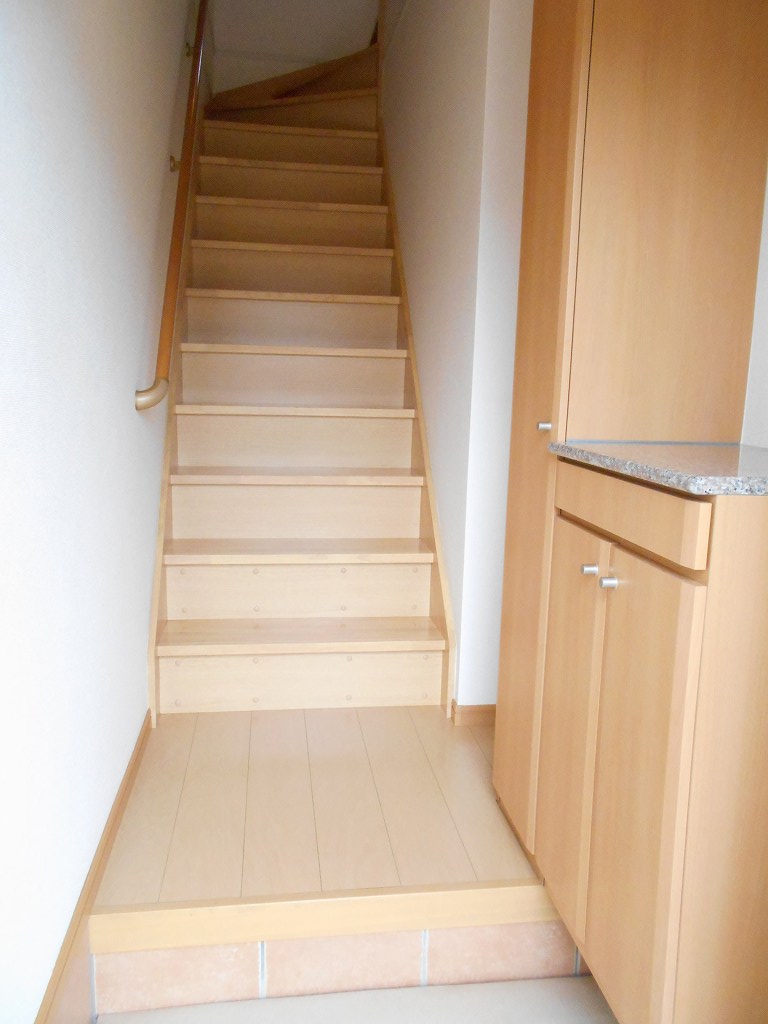 ブリーゼ・大生院 玄関