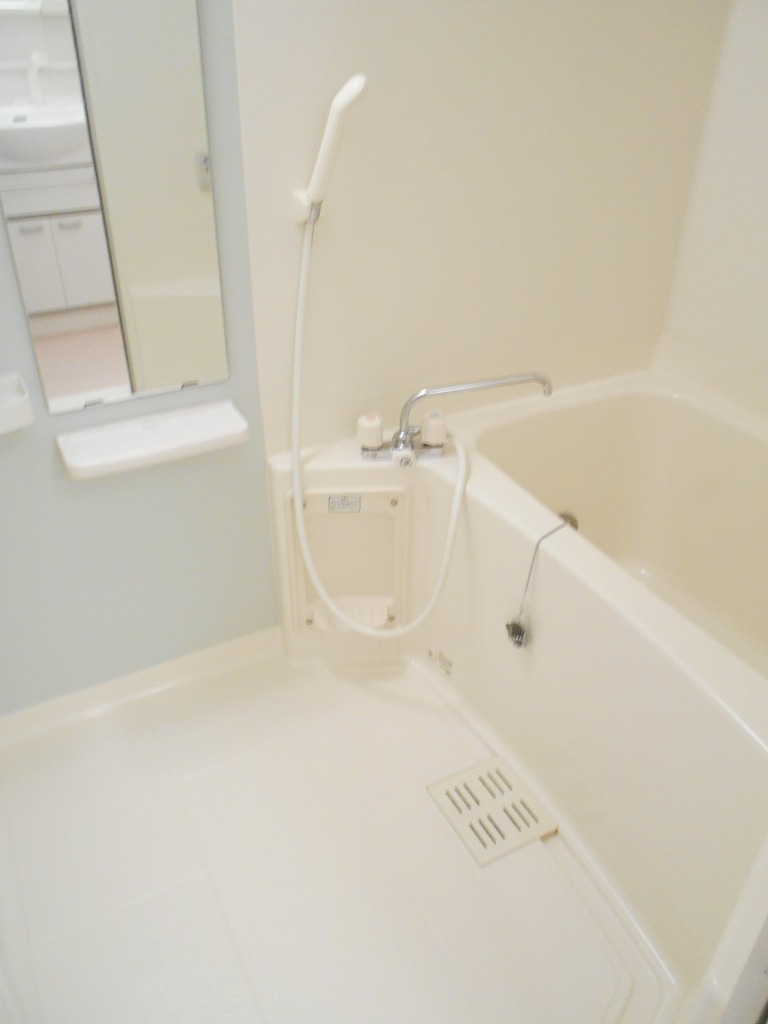 ブリーゼ・大生院 風呂画像