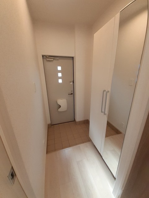 メゾンリヴィエールＭ 玄関