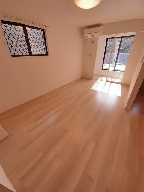 メゾンリヴィエールＭ リビング