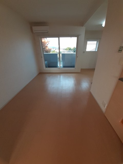 オーヴ リビング